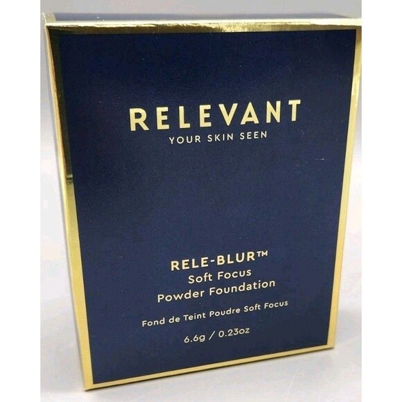 Relevant Dynamic 17 Rele-Blur Soft Focus Powder Foundation Compact - Picture 2 of 7